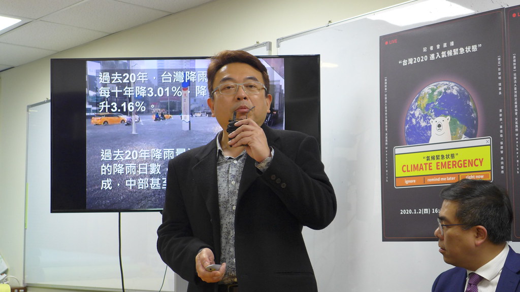 交通大學土木系副教授單信瑜說,氣候變遷像是溫水煮青蛙,現在已經快要沸騰了。孫文臨攝