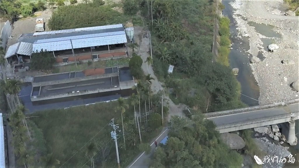 鱉溪上游養豬場的廢水排放，這個困擾居民數十年的老問題，是管理平台瞄準的第一項工作。