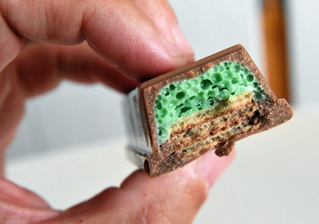 由Kit Kat和Aero攜手推出的「KitKat Chunky Aero Mint」風味巧克力，溶入了Aero經典的氣泡巧克力結構，營造獨特口感。照片來源：jpellgen／Flickr（CC BY-NC-ND 2.0）