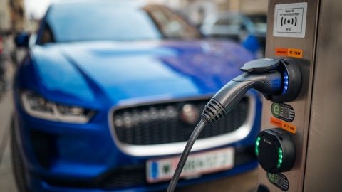 不畏疫情衝擊 2020年全球電動車銷量大增40%