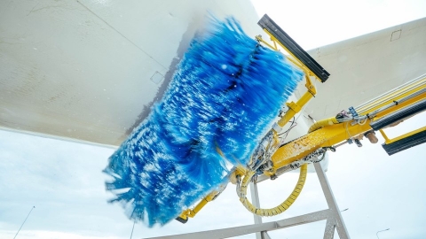  飛機乾洗、濕洗怎麼選？ 髒污、省水、沙塵都有影響