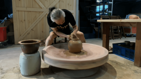 吳明儀將科技融入陶藝 做出智慧泡茶濾杯