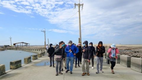 打造不受干擾的候鳥中繼站 美商科磊種樹守護布袋濕地