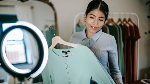 反制過度消費 「不勸敗」網紅（de-influencer）崛起