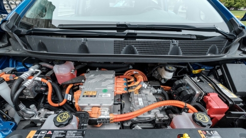 未來10年百萬顆退役 電動車電池循環再生三面向