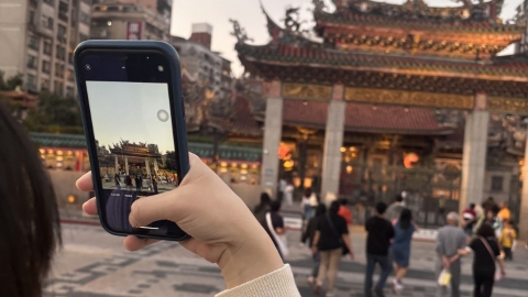  跟月老求演唱會門票、香品「電子化」 新一代的燒香面貌