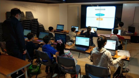 FUN心在台北 以社區程式課幫助學童