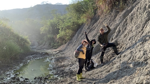  惡地變寶地：台灣團隊發現月世界出土百萬年前海膽化石